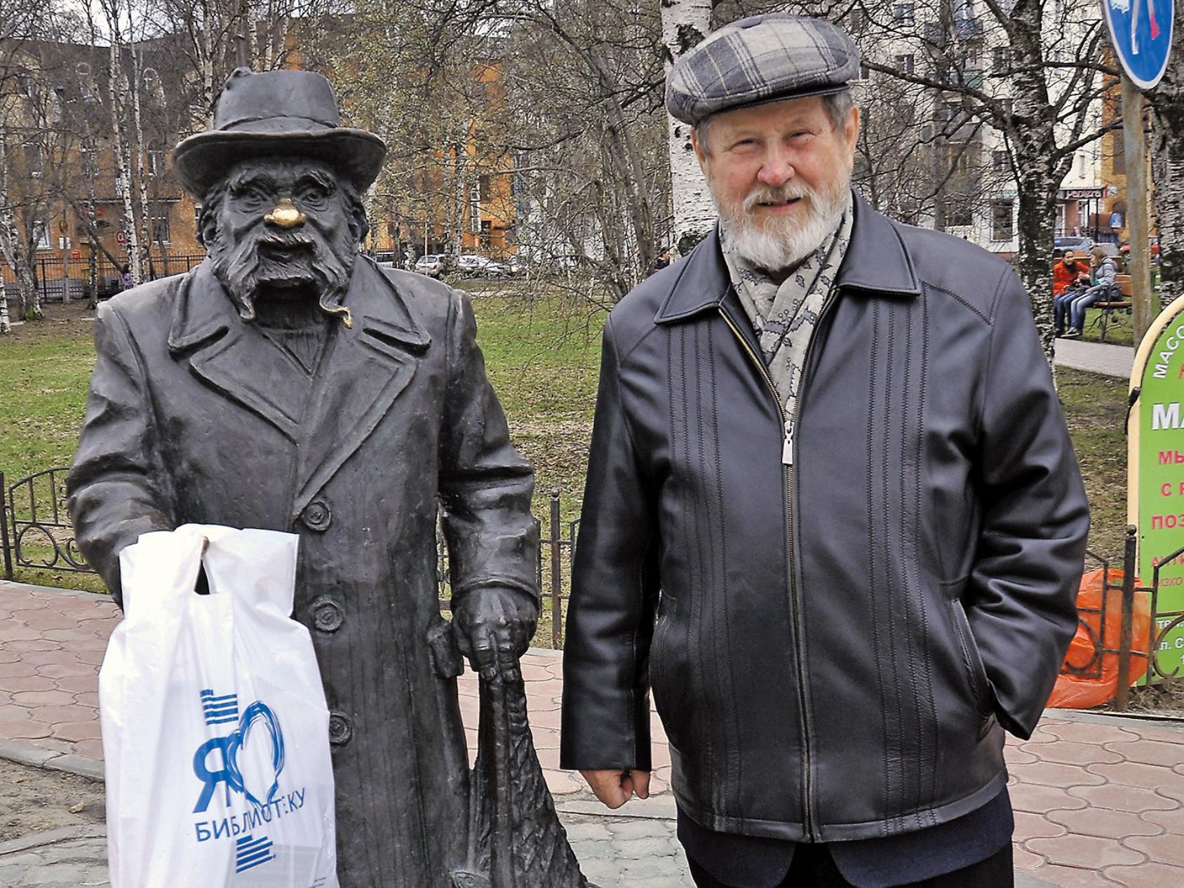 Владимир Личутин и Степан Писахов, автор и герой очерка. Фото Анатолия Глущенко